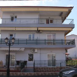 Vila LAZAROS